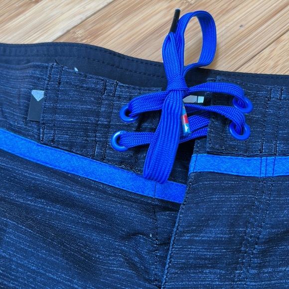 Quicksilver board shorts 40 - Picture 5 of 6